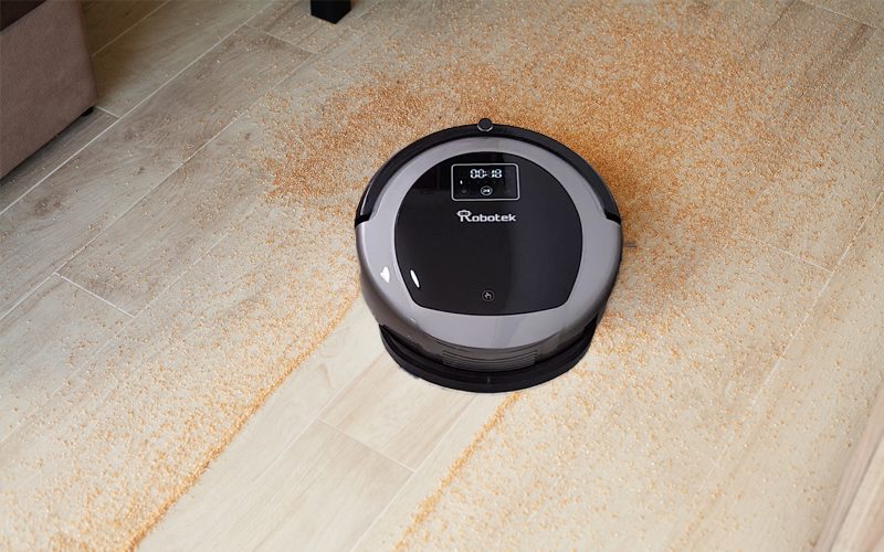 chọn mua robot hút bụi giá khoảng 10 triệu